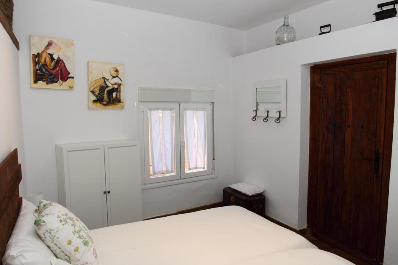 Nido Menas Villa Torrejón el Rubio Exteriör bild